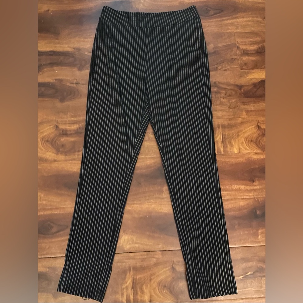 Who What Wear Women’s Pinstripe Black Pants Size 6